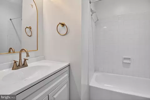 7806 Solomon Seal Dr, Springfield, VA 22152 photo 12