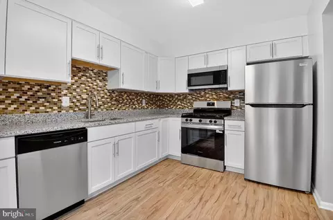 7806 Solomon Seal Dr, Springfield, VA 22152 photo 16