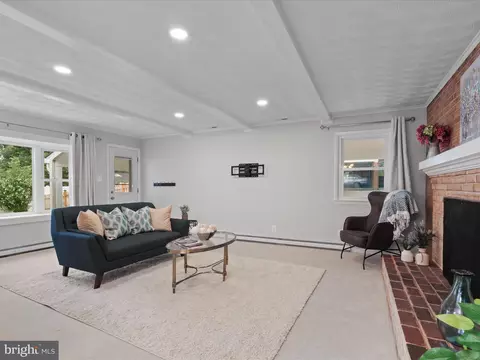 7900 Gosport Ln, Springfield, VA 22151 photo 8