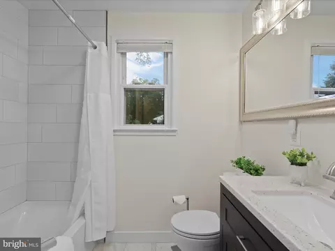 7900 Gosport Ln, Springfield, VA 22151 photo 12