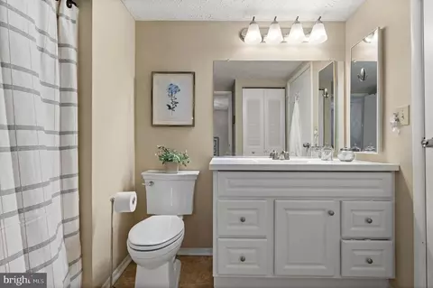 9032 Golden Leaf Ct, Springfield, VA 22153 photo 20