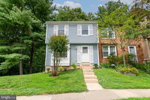 9032 Golden Leaf Ct, Springfield, VA 22153 photo 2