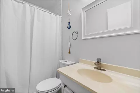 Bath - 12201 Nutmeg Ln, Reston, VA 20191 photo 2 of 2