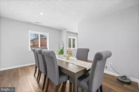 Entry Way - 12201 Nutmeg Ln, Reston, VA 20191 photo 5 of 5