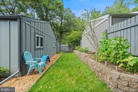Exterior - 12201 Nutmeg Ln, Reston, VA 20191 photo 9 of 10