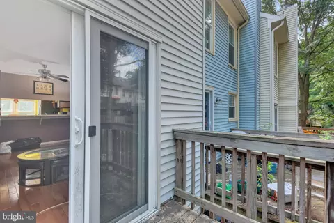 Exterior - 8508 Laurel Oak Dr, Springfield, VA 22153 photo 4 of 4