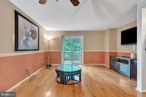 Living - 8508 Laurel Oak Dr, Springfield, VA 22153 photo 2 of 6