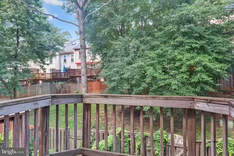 Exterior - 8508 Laurel Oak Dr, Springfield, VA 22153 photo 3 of 4
