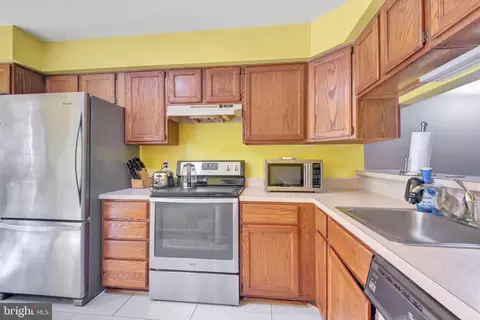 Kitchen - 8508 Laurel Oak Dr, Springfield, VA 22153 photo 1 of 2