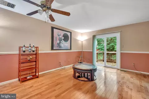 Living - 8508 Laurel Oak Dr, Springfield, VA 22153 photo 3 of 6