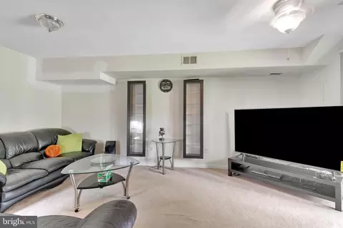 Living - 8508 Laurel Oak Dr, Springfield, VA 22153 photo 6 of 6