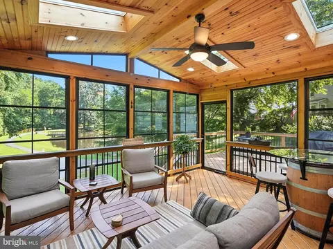 6018 Lincolnwood Ct, Burke, VA 22015