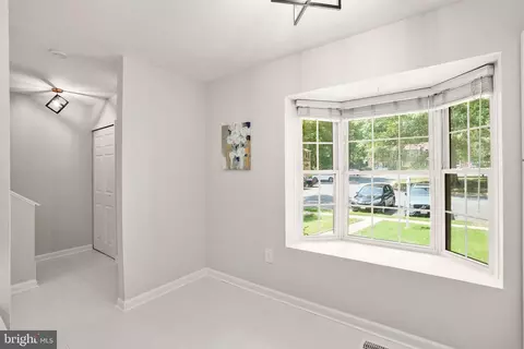8913 Shamrock Ct, Springfield, VA 22152 photo 6
