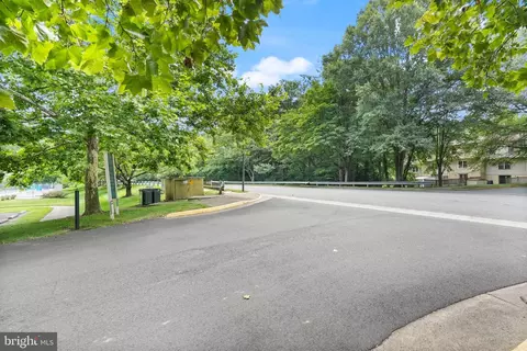 8913 Shamrock Ct, Springfield, VA 22152 photo 46