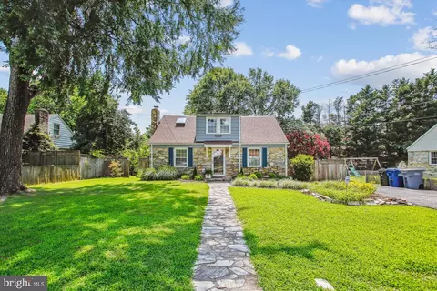 2605 Popkins Ln, Alexandria, VA 22306