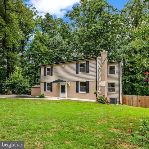 7004 Chestnut Ave, Falls Church, VA 22042