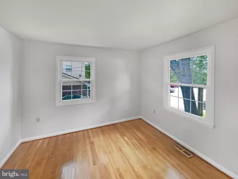 9604 Braddock Rd, Fairfax, VA 22032 photo 20