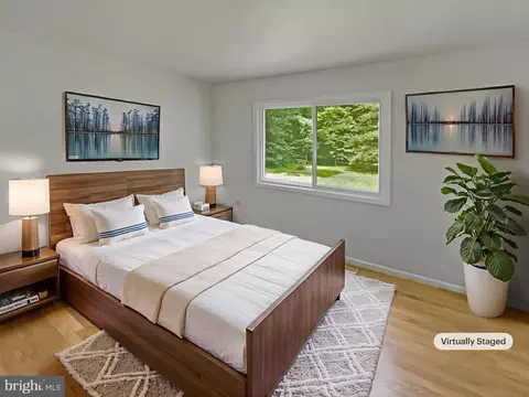 9604 Braddock Rd, Fairfax, VA 22032 photo 4