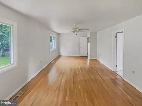 9604 Braddock Rd, Fairfax, VA 22032 photo 27