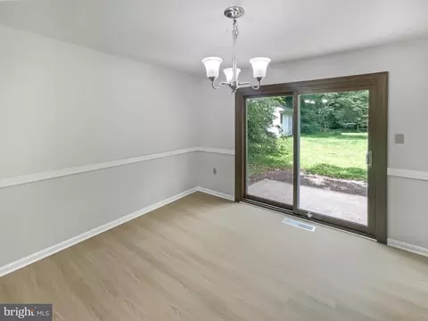 9604 Braddock Rd, Fairfax, VA 22032 photo 12