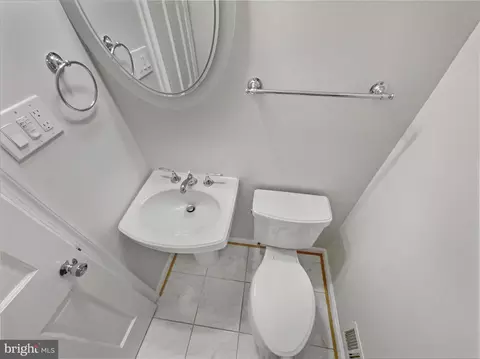 9604 Braddock Rd, Fairfax, VA 22032 photo 7