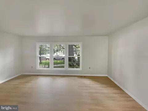 9604 Braddock Rd, Fairfax, VA 22032 photo 10