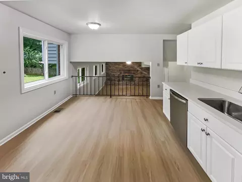 9604 Braddock Rd, Fairfax, VA 22032 photo 14
