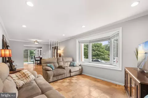 8414 Thames St, Springfield, VA 22151 photo 8