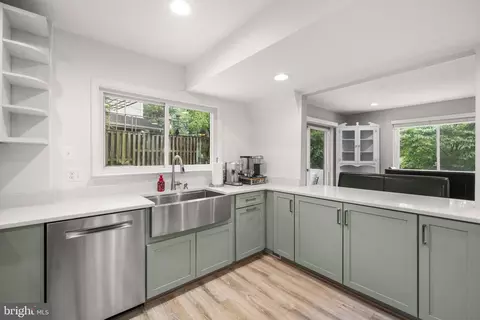 8414 Thames St, Springfield, VA 22151 photo 14