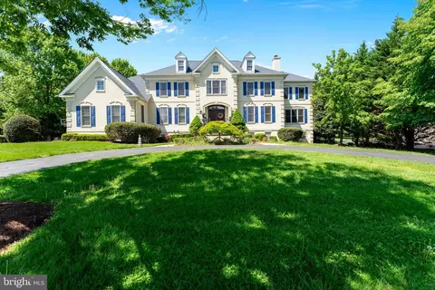 1445 Mayhurst Blvd, Mclean, VA 22102 photo 1