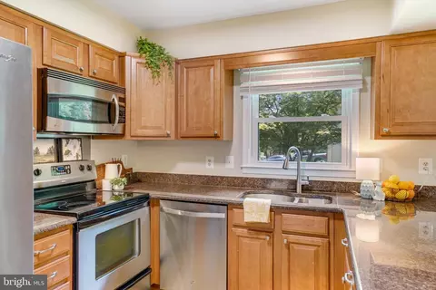 7208 Flower Tuft Ct, Springfield, VA 22153 photo 12