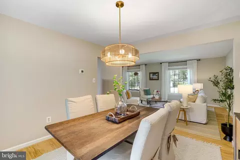7208 Flower Tuft Ct, Springfield, VA 22153 photo 11
