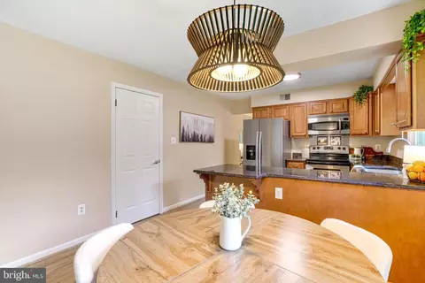 7208 Flower Tuft Ct, Springfield, VA 22153 photo 16