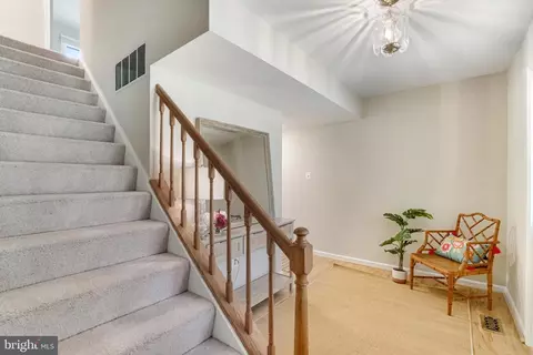 7208 Flower Tuft Ct, Springfield, VA 22153 photo 3