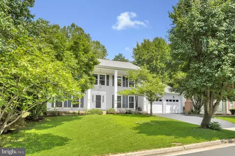 4305 Warner Ln, Chantilly, VA 20151