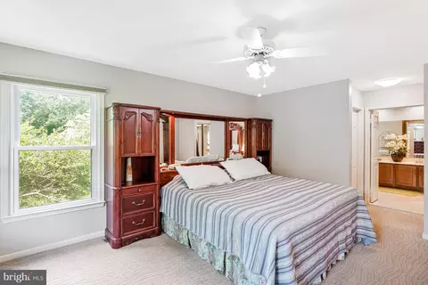 Bedroom - 4305 Warner Ln, Chantilly, VA 20151 photo 2 of 5