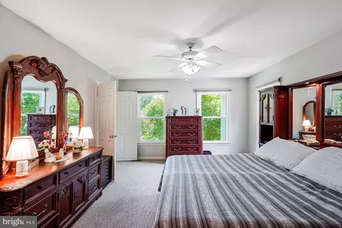 Bedroom - 4305 Warner Ln, Chantilly, VA 20151 photo 3 of 5
