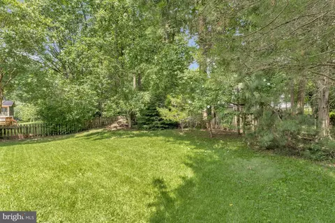 Exterior - 4305 Warner Ln, Chantilly, VA 20151 photo 12 of 12