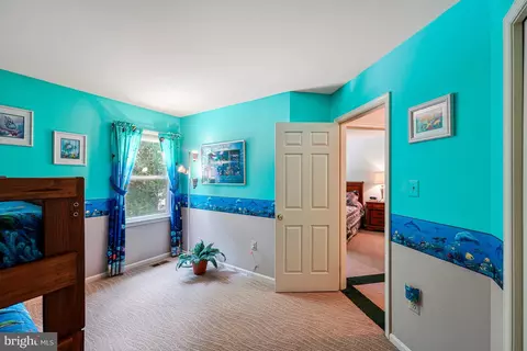 Bedroom - 4305 Warner Ln, Chantilly, VA 20151 photo 4 of 5