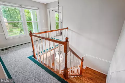 Entry Way - 4305 Warner Ln, Chantilly, VA 20151 photo 5 of 8