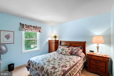 Bedroom - 4305 Warner Ln, Chantilly, VA 20151 photo 1 of 5