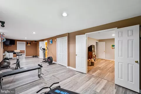 Entry Way - 4305 Warner Ln, Chantilly, VA 20151 photo 8 of 8