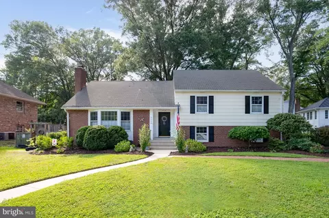 1102 Alden Rd, Alexandria, VA 22308