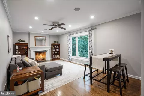 10808 Midsummer Dr, Reston, VA 20191 photo 6