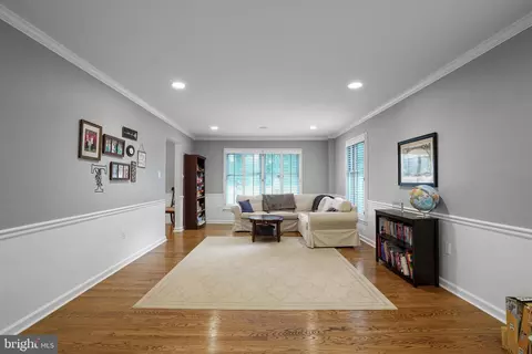 10808 Midsummer Dr, Reston, VA 20191 photo 14