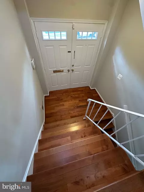 8120 Sleepy View Ln, Springfield, VA 22153 photo 14