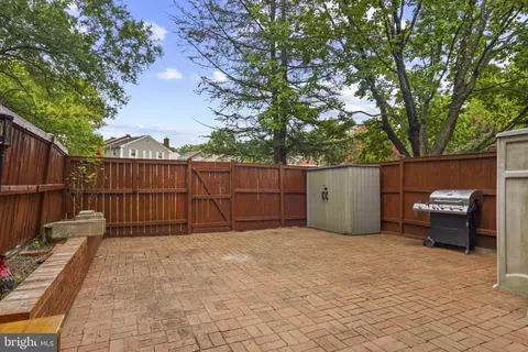 8120 Sleepy View Ln, Springfield, VA 22153 photo 34