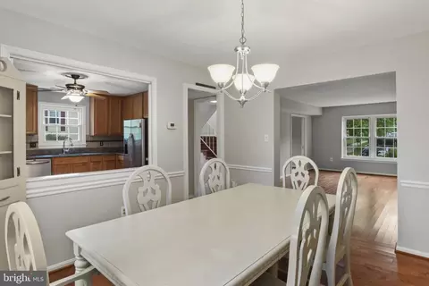 8120 Sleepy View Ln, Springfield, VA 22153 photo 11