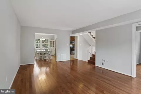 8120 Sleepy View Ln, Springfield, VA 22153 photo 6