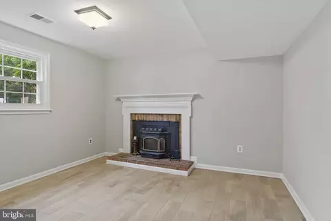 8120 Sleepy View Ln, Springfield, VA 22153 photo 32